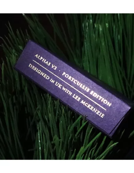 DMC Alpha V3 Portcullis Playing Cards – Cărți de joc premium | Emagie.ro