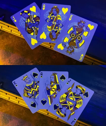 Bicycle Neon Rider Back Yellow-Starburst Playing Cards – Cărți de joc premium | Emagie.ro 2