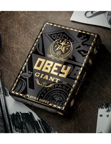 Obey Gold Edition Playing Cards by theory11 – Cărți de joc premium | Emagie.ro