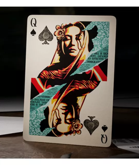 Obey Gold Edition Playing Cards by theory11 – Cărți de joc premium | Emagie.ro