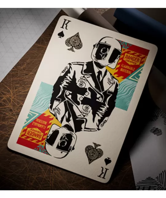 Obey Gold Edition Playing Cards by theory11 – Cărți de joc premium | Emagie.ro