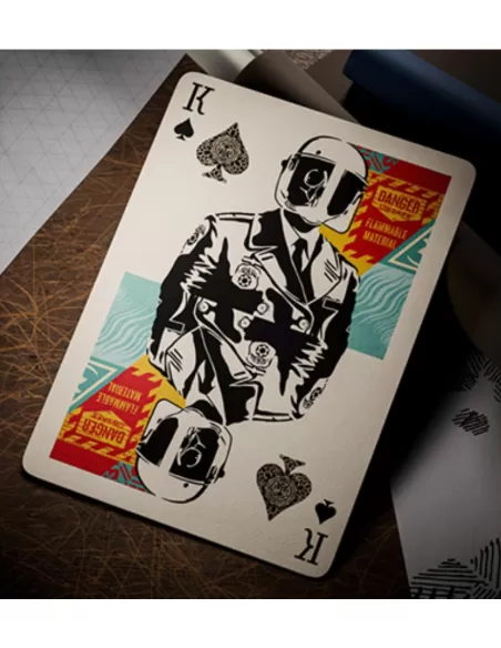 Obey Gold Edition Playing Cards by theory11 – Cărți de joc premium | Emagie.ro