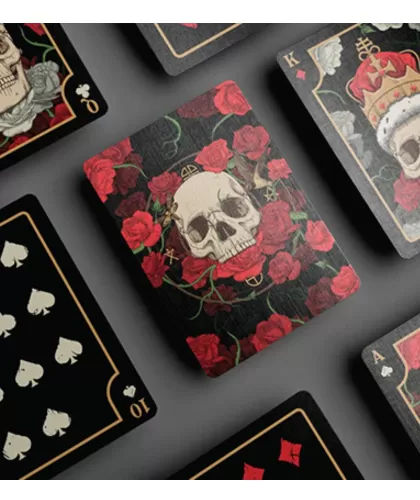 Skulls and Roses Playing Cards – Cărți de joc premium | Emagie.ro 2