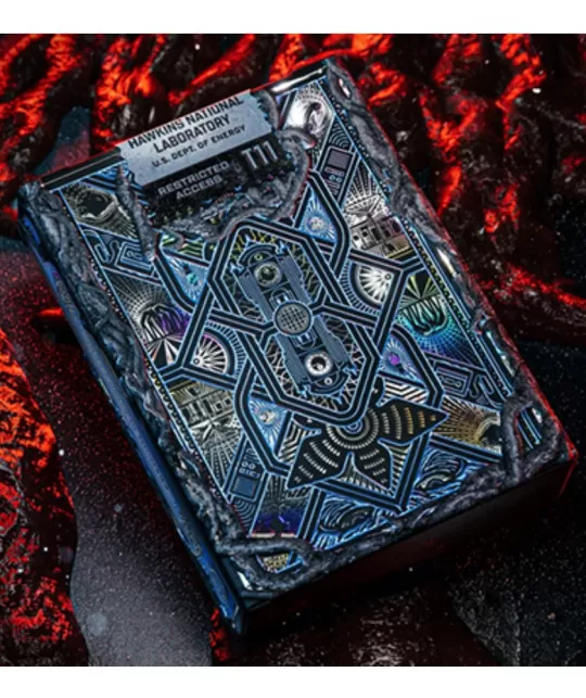 Stranger Things Hive Mind Playing Cards – Cărți de joc premium | Emagie.ro