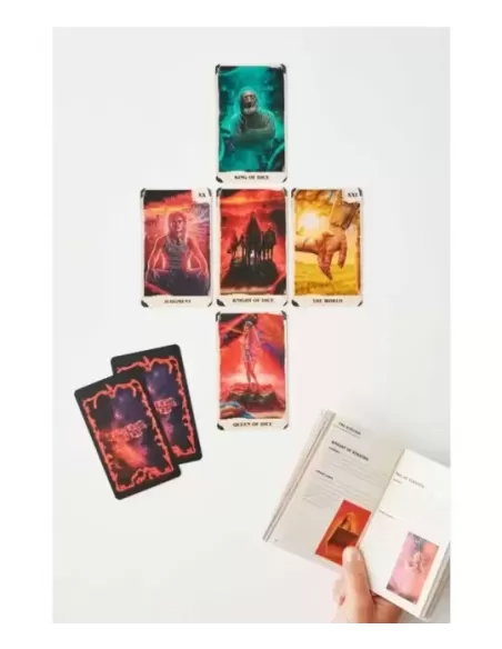 Stranger Things Tarot Deck And Guidebook – Set tarot captivant | Emagie.ro