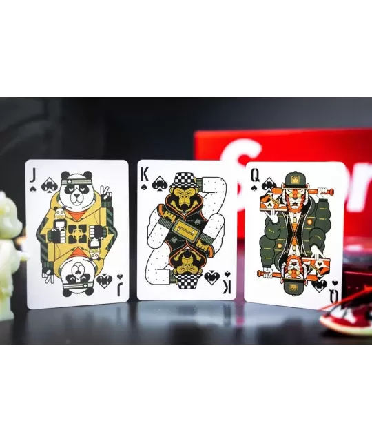 Hypebeast by Riffle Shuffle – Premium Playing Cards | Emagie.ro