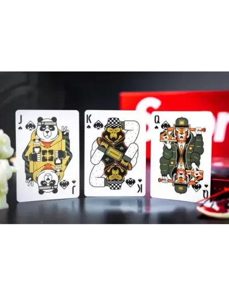 Hypebeast by Riffle Shuffle – Premium Playing Cards | Emagie.ro