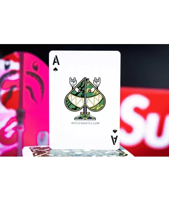 Hypebeast by Riffle Shuffle – Premium Playing Cards | Emagie.ro
