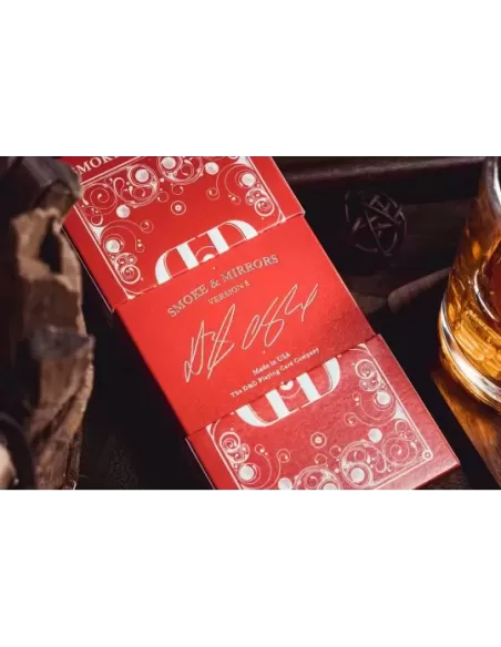 Smoke & Mirrors v8 Deluxe Red – Cărți de joc premium | Emagie.ro