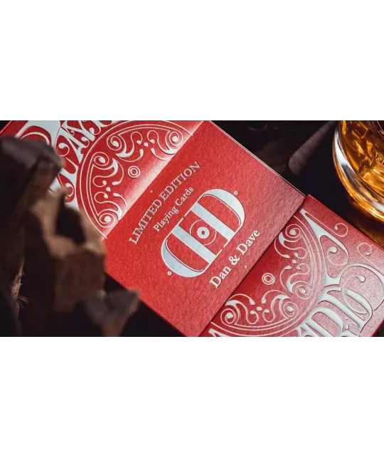 Smoke & Mirrors v8 Deluxe Red – Cărți de joc premium | Emagie.ro