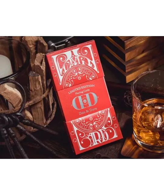 Smoke & Mirrors v8 Deluxe Red – Cărți de joc premium | Emagie.ro