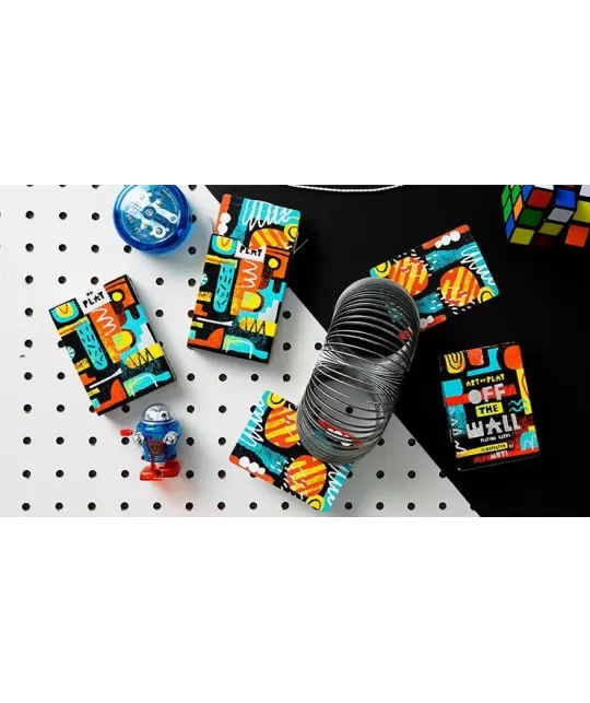Off the Wall by Art of Play – Cărți de joc premium | Emagie.ro