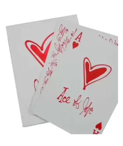 Love Me by theory11 – Cărți de joc premium | Emagie.ro 2