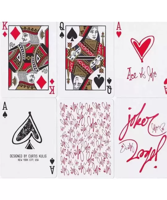 Love Me by theory11 – Cărți de joc premium | Emagie.ro