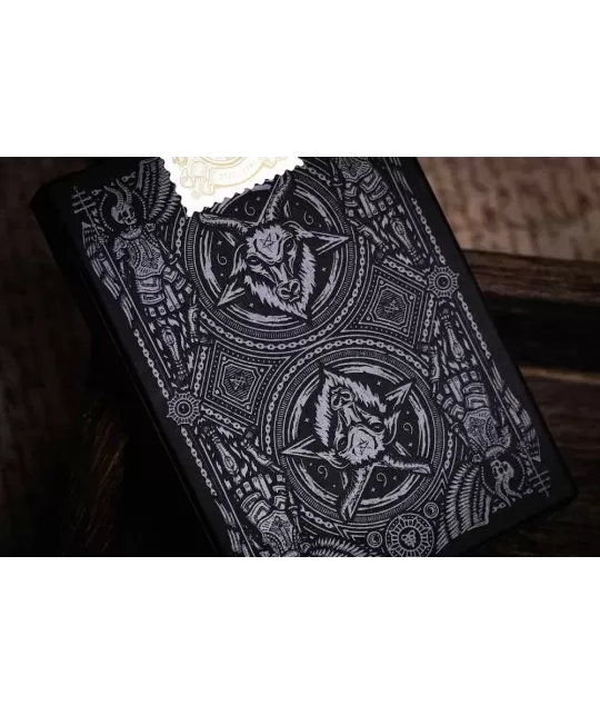 666 Silver Foil by Riffle Shuffle – Cărți de joc premium | Emagie.ro