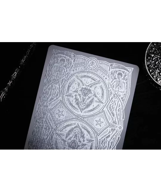 666 Silver Foil by Riffle Shuffle – Cărți de joc premium | Emagie.ro