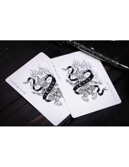 666 Silver Foil by Riffle Shuffle – Cărți de joc premium | Emagie.ro