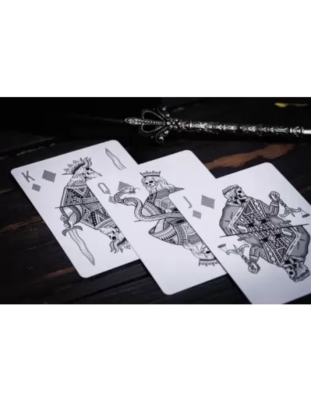 666 Silver Foil by Riffle Shuffle – Cărți de joc premium | Emagie.ro