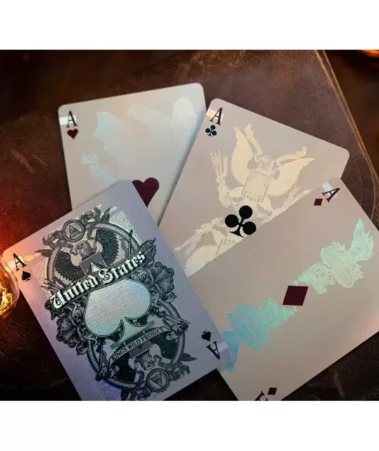 Holographic Legal Tender by Kings Wild – Cărți de joc premium | Emagie.ro