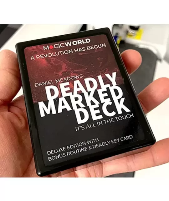 DEADLY MARKED DECK BLUE BEE by MagicWorld – Cărți de joc premium | Emagie.ro