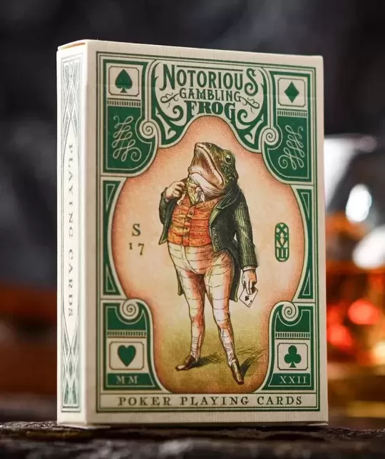Notorious Gambling Frog Green by Stockholm17 – Cărți de joc premium | Emagie.ro
