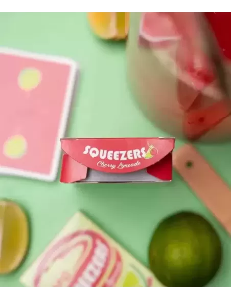 Squeezers V4 Cherry Limeade – Cărți de joc premium | Emagie.ro