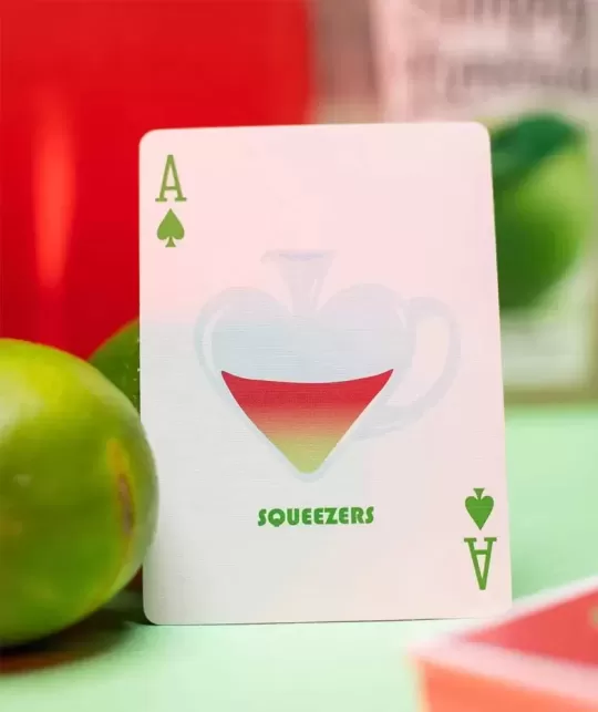 Squeezers V4 Cherry Limeade – Cărți de joc premium | Emagie.ro
