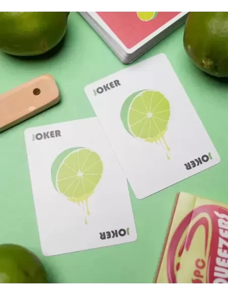 Squeezers V4 Cherry Limeade – Cărți de joc premium | Emagie.ro