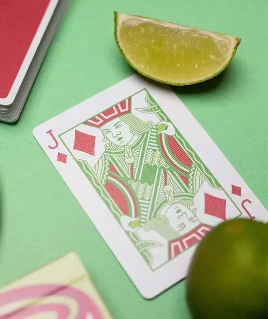 Squeezers V4 Cherry Limeade – Cărți de joc premium | Emagie.ro