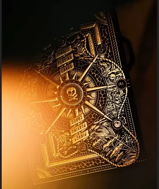 Piracy – Playing Cards de colecție premium | Emagie.ro