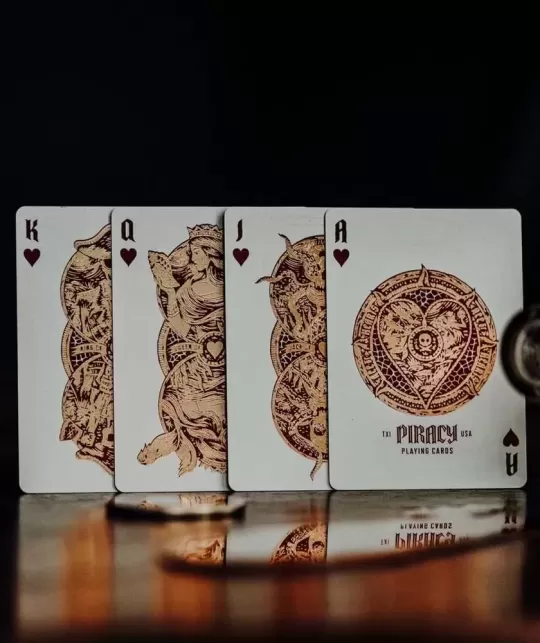 Piracy – Playing Cards de colecție premium | Emagie.ro
