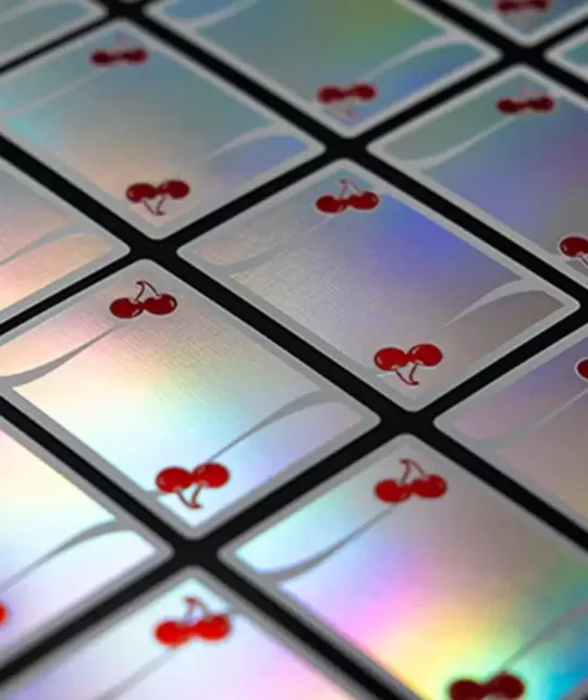 Cherry Casino Sands Mirage Holographic – Cărți de joc premium | Emagie.ro