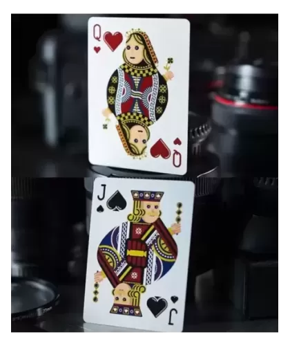 B-Roll – Playing Cards premium | Emagie.ro