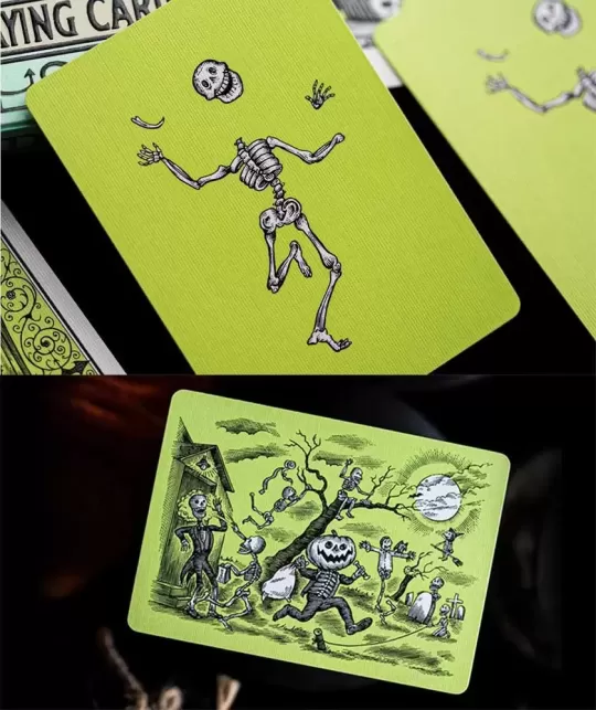 Fultons October UV Glow – Cărți de joc premium | Emagie.ro