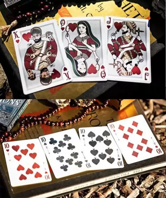 Visions Present – Cărți de joc premium | Emagie.ro