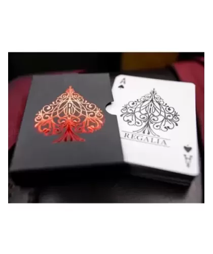 Regalia Red Signature Edition by Shin Lim – Cărți de joc premium | Emagie.ro