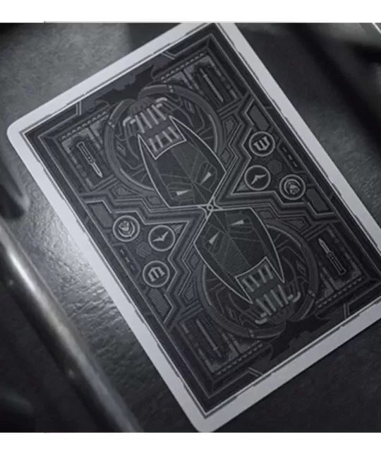 The Dark Knight x Batman by theory11 – Cărți de joc premium | Emagie.ro