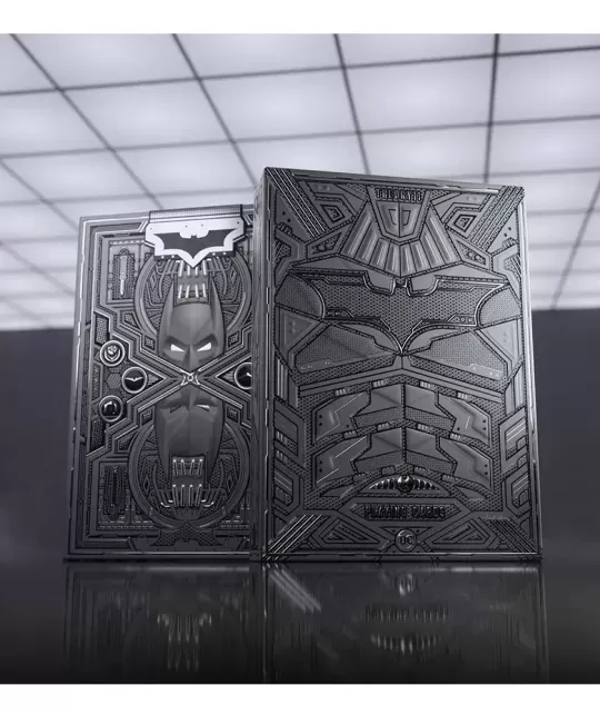 The Dark Knight x Batman by theory11 – Cărți de joc premium | Emagie.ro