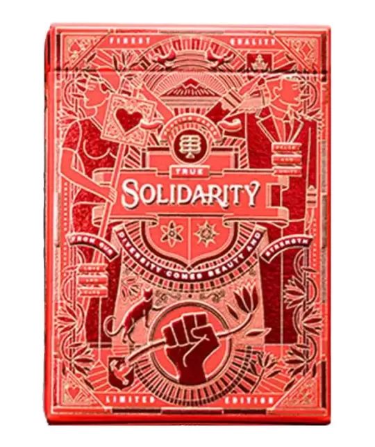Solidarity Loving Red – Cărți de joc premium | Emagie.ro