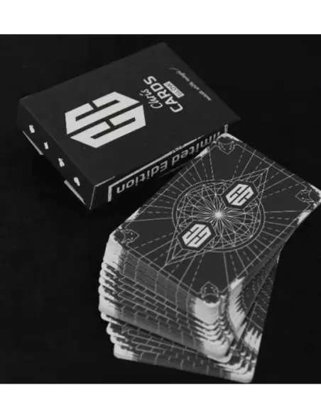 Chris Cards GLOW – Premium playing cards | Emagie.ro