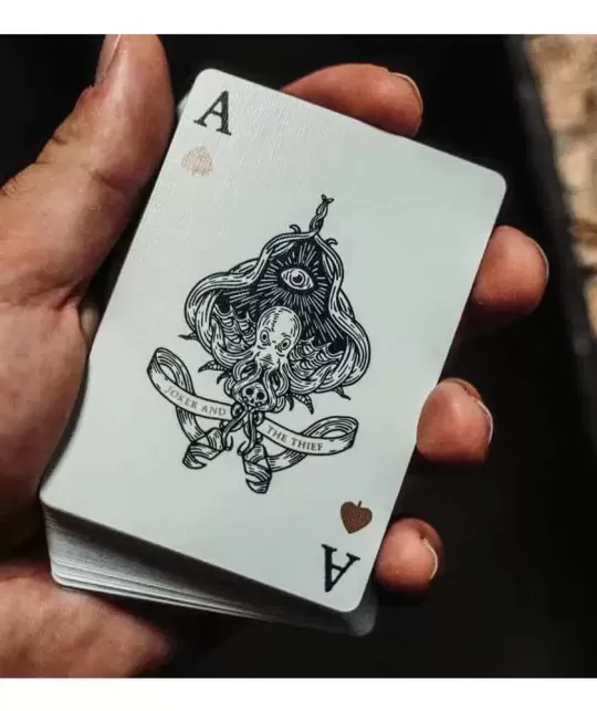 Luxury Seafarers Commodore Edition by Joker and the Thief – Cărți de joc premium | Emagie.ro