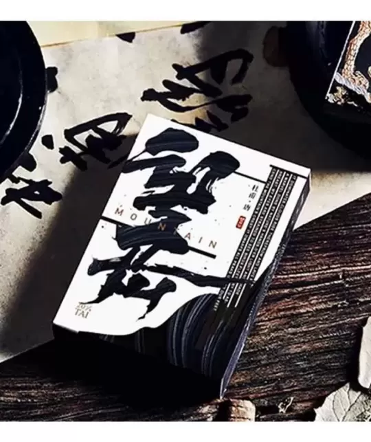 Mountain Wang Yue Black – Premium Playing Cards | Emagie.ro
