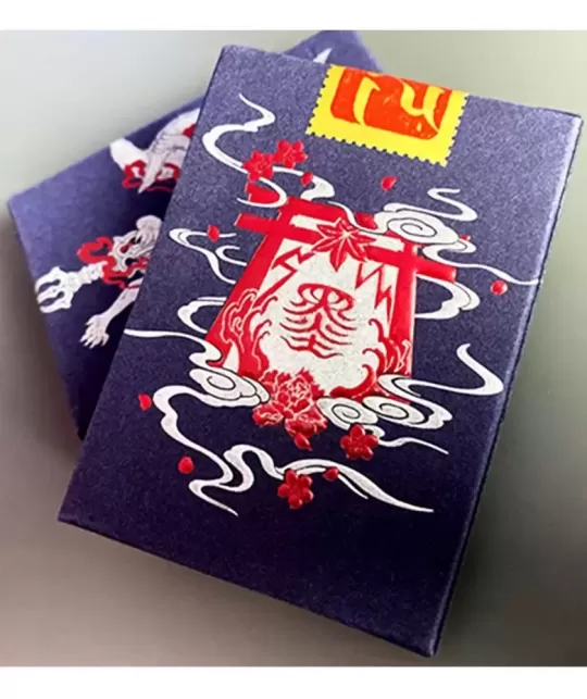 Sumi Kitsune Myth Maker Blue Red Craft Letterpressed Tuck – Cărți de joc premium | Emagie.ro