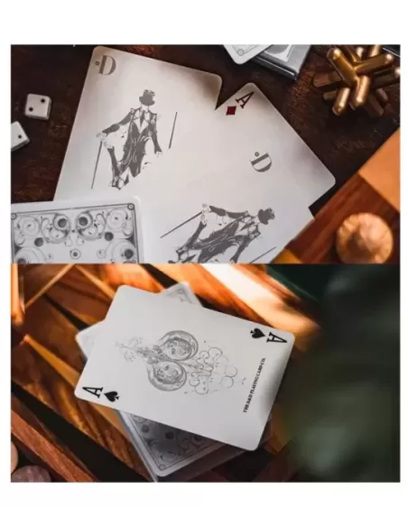 Smoke & Mirrors V8 Silver Deluxe – Cărți de joc premium | Emagie.ro