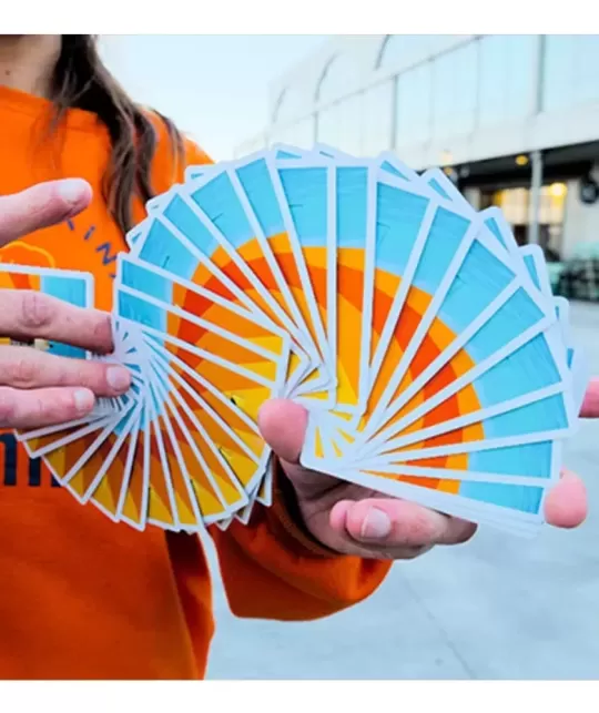 Suzy Accordion Cards – Cărți de joc premium | Emagie.ro