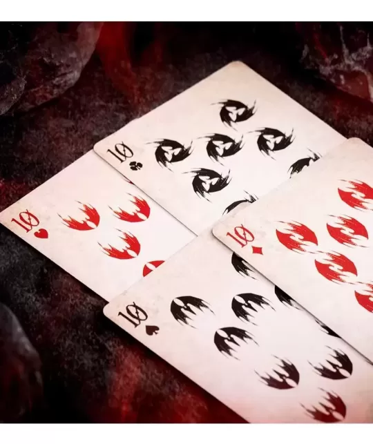 Demon V2 Gigantic Edition Deck Premium – Cărți de joc premium | Emagie.ro