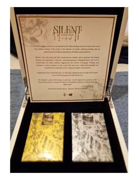 Deluxe Lacquer Collectors Box Set – Cărți de joc premium | Emagie.ro