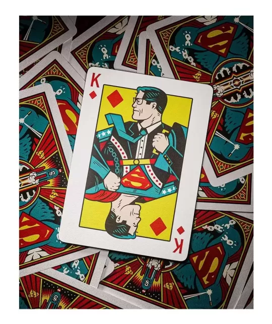 Superman Playing Cards by theory11 – Cărți de joc premium | Emagie.ro