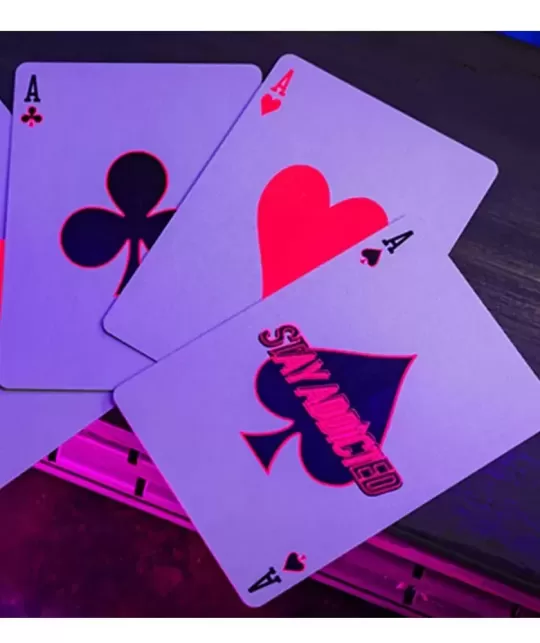 Bicycle Star-Fire Pink Neon – Cărți de joc premium | Emagie.ro