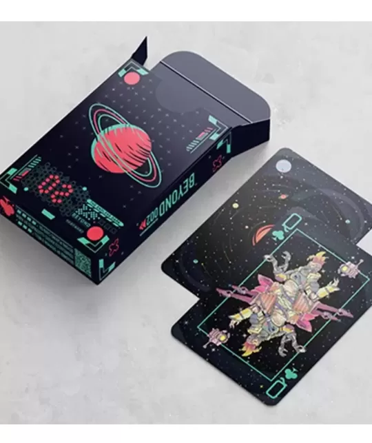 Beyond The Endless Dark Playing Cards – Cărți de joc premium | Emagie.ro